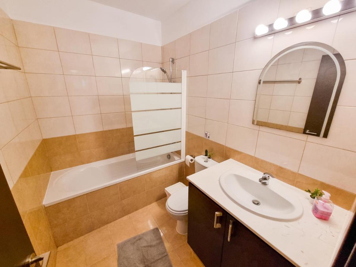 Light House Apartment Larnaka Exterior foto